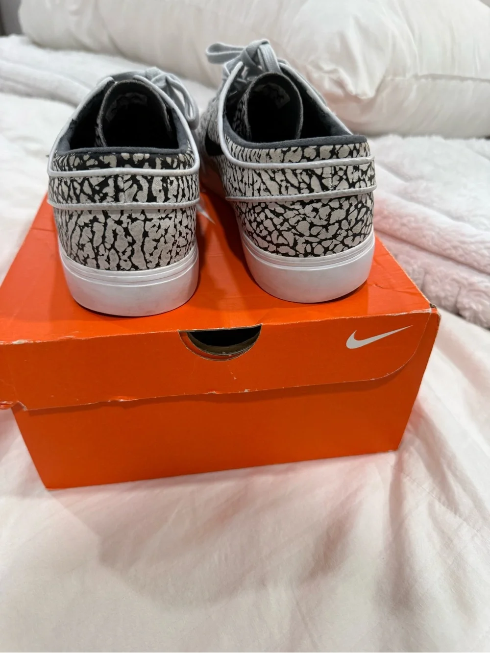 Nike eye catching